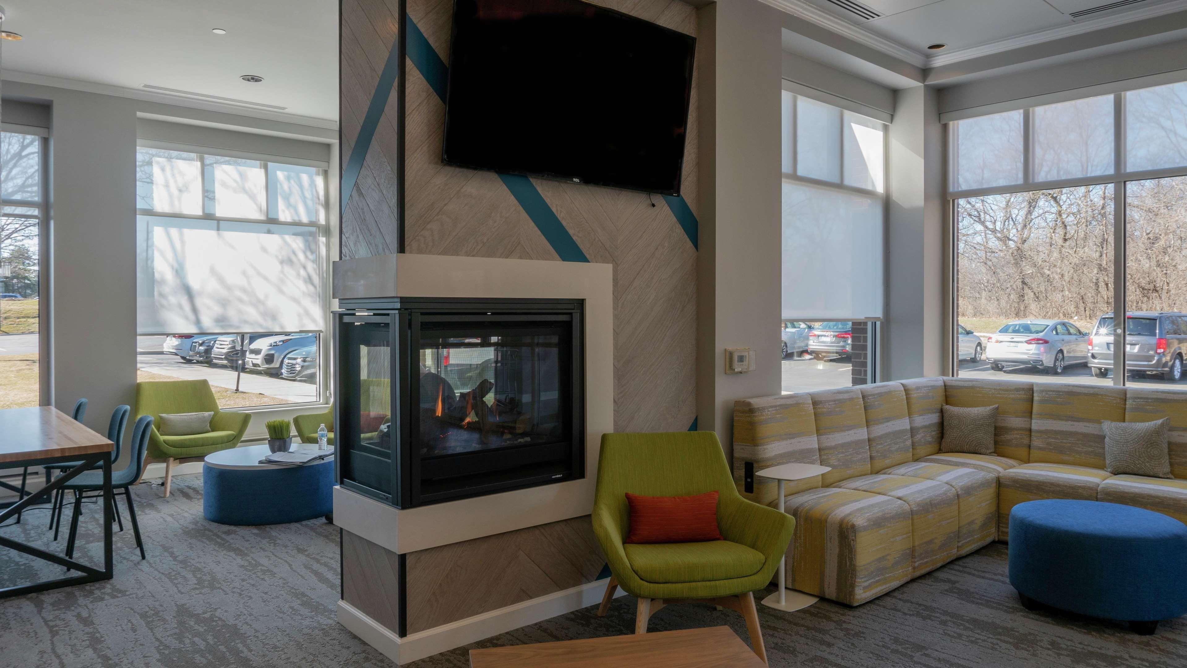 Hilton Garden Inn Плимут Экстерьер фото