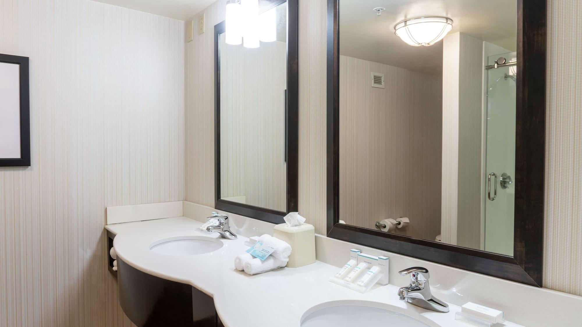 Hilton Garden Inn Плимут Экстерьер фото