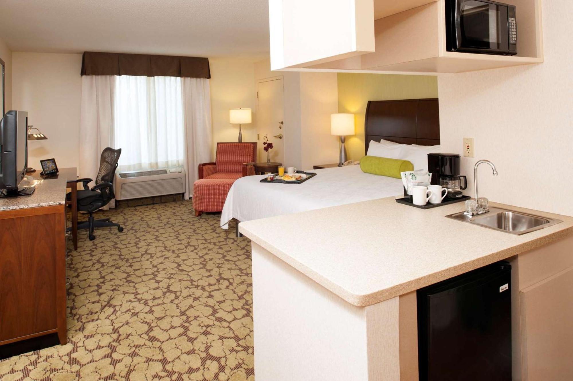 Hilton Garden Inn Плимут Экстерьер фото